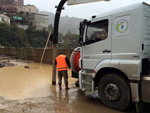 Trabzon'dan Borçka'ya yardım!