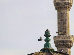 Teröristler şimdi de kutsal mekanlara dadandı