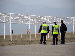 Bir tarafta  G-20 diğer tarafta deniz keyfi