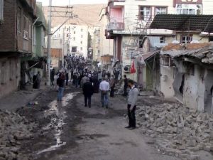 Silvan PKK’nın izlerini silmeye çalışıyor