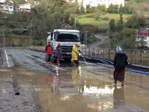 Trabzon'dan Borçka'ya yardım!