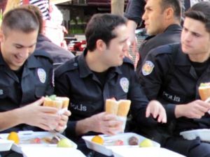 Zirve mesaisine ’’ekmek arası’’