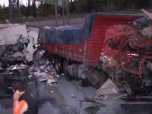 TEM’de zincirleme kaza: 6 yaralı