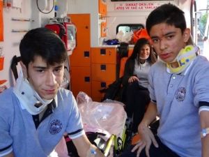 Öğrenci servisi kaza yaptı: 16 yaralı