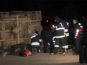 Hayvan yüklü kamyon ile otomobil çarpıştı: 1 ölü, 3 yaralı