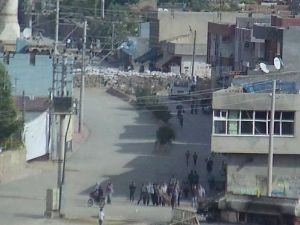 Teröristler cami girişine mayın döşedi: Operasyonda 1 ölü, 10 yaralı