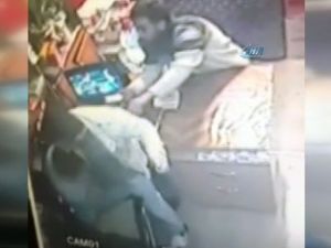 ’Senin gırtlağını keserim’ diyerek gasp etti