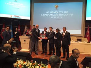 Başbakan'dan Trabzon'un bu ilçesine plaket!