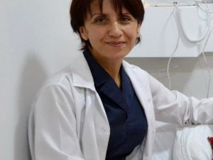 Kalbinden bıçaklanan doktor kurtarılamadı