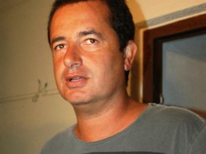 Acun o işe de el attı