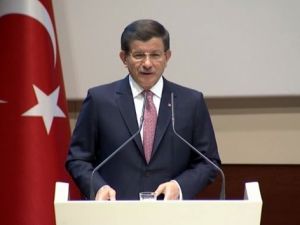 Davutoğlu, Mali’de kurtarılan THY personelleriyle görüştü