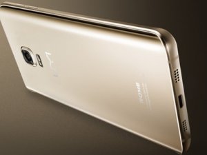 Galaxy Note 5’e ciddi bir rakip geldi