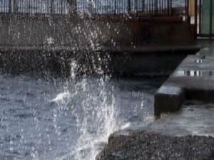 İstanbul’u lodos vurdu, seferler iptal