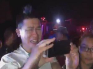 Hem ağladı hem fotoğraf çekti