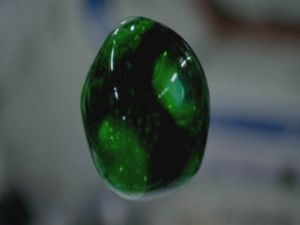 Su damlasının uzay dansı