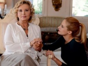 Nazlı Ilıcak'tan oyunculuk performansı