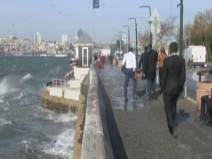 İstanbulluların dalgalarla imtihanı
