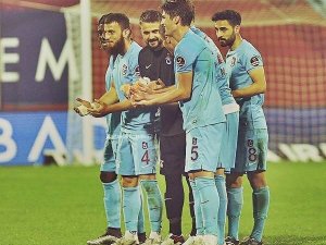 Onur'a bebeği için jest