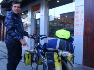 Barış turuna çıkan aktivist PKK’lılarca darp edildi