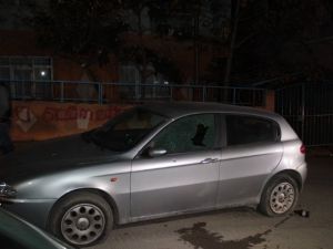 Sancaktepe’de polisin dur ihtarına ateş açıldı: Şüpheliler kaçtı