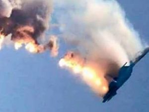 Düşürülen uçağın parçaları 2 kişiyi yaraladı