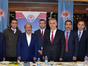 Gümrükçüoğlu öğretmenler ile bir araya geldi