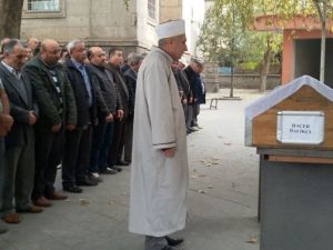 Cinnet getiren kadın annesini ve kızınıöldürdü