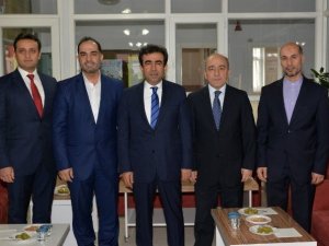 Vali Güzeloğlu Türkiye Caferileri Vakfını Ziyaret Etti