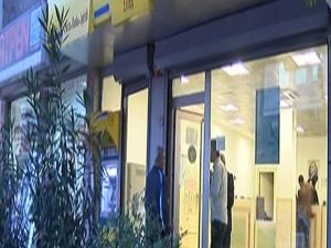 Silahlı soyguncu 18 bin lirayla kaçtı