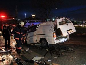 Kontrolden çıkan minibüs takla attı: 4 yaralı