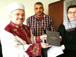 Ezan sesinden etkilenip Müslüman oldu