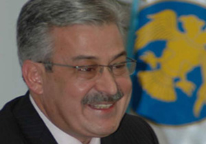 Rektöre çete gözaltısı