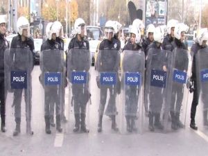 Dündar ve Gül’e destek eyleminde gerginlik