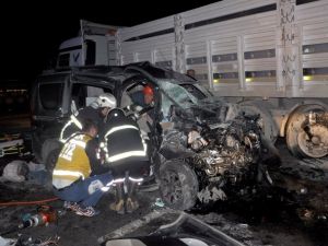 Uşakta feci kaza: 3 ölü, 3 yaralı