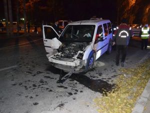 Kamyon sivil polis aracına çarptı: 3 polis yaralı