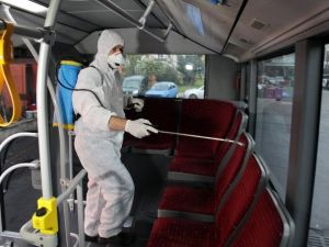 Metrobüste kış temizliği