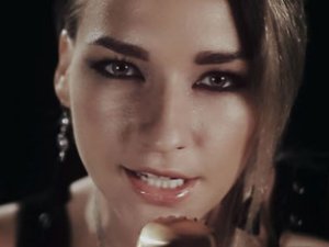 Rus şarkıcıdan Türkiye çağrısı