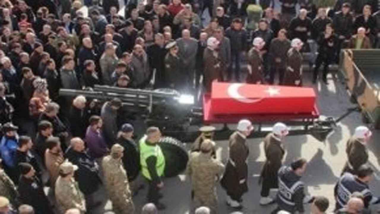 Şehit son yolculuğa uğurlandı