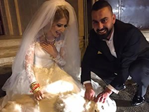 Gelinliğin üzerine uzandı ve…