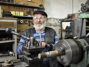 Doğuştan engelli ama hayat mücadelesinden kopmuyor