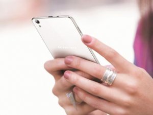 Lenovo, P1'in mini modelini hazırlıyor