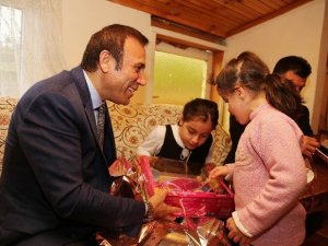 Başkan Genç’ten Engelli İkizlere Ziyaret