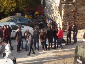 Çalınan otomobilinin bagajında cephanelik buldu