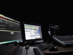 Radyo tarih oluyor! Dinlemek isteyen 60 dolar verecek