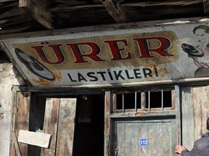 60 yıllık tabela şaşırtıyor!