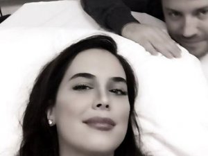 Ünlü oyuncu yatağa düştü