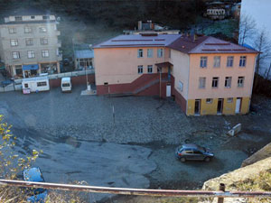 Trabzon'da Öğrenciler 8 yıldır o öğretmeni bekliyor!