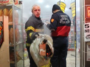 Markette çıkan yangın panik yarattı!