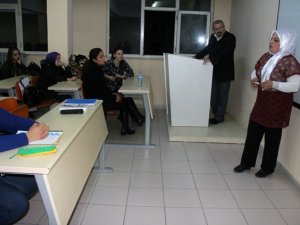 Gündüz işçi akşam öğrenci evde ise anne!