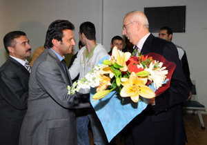 Sivasspor çiçeklerle karşılandı